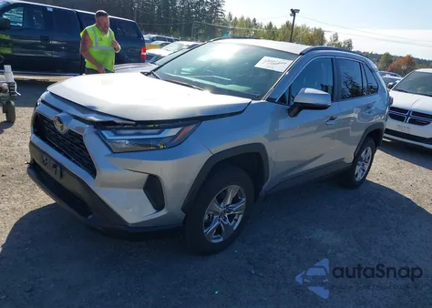 2025 Toyota Rav4 Xle z USA, uszkodzony, nr VIN 2T3P1RFV3SW541609
